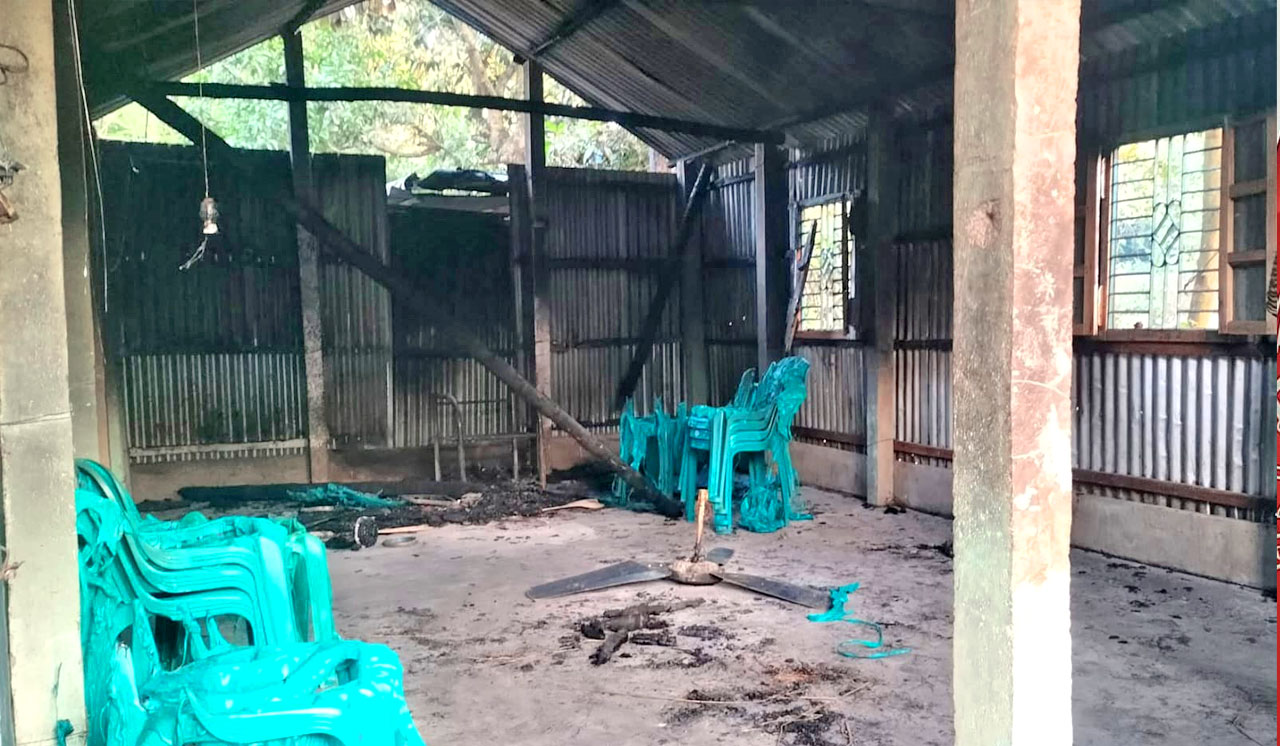 কুলিয়ারচরের মাধবদী নতুন বাজারের জিয়া পরিষদে আগুন: থানায় মামলা, কালের বার্তা