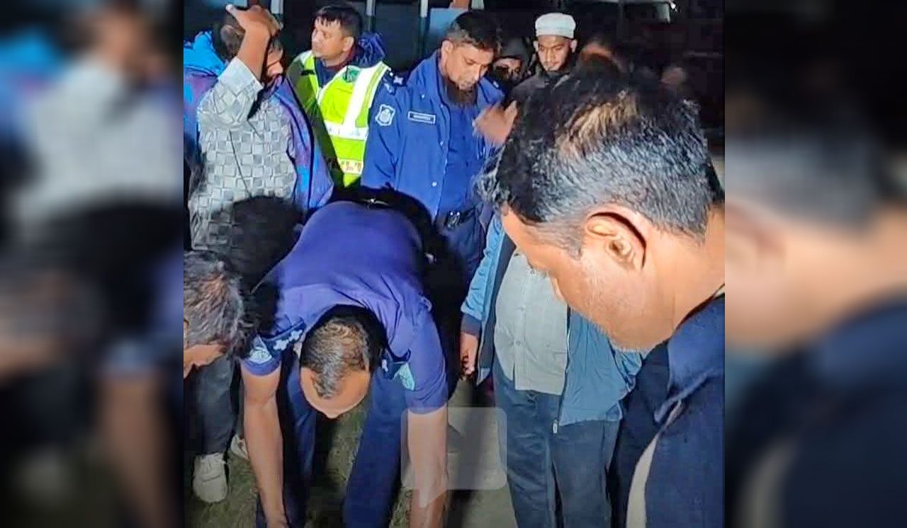 গোবিন্দগঞ্জের পান্থাপাড়ায় মহাসড়কে দুর্ঘটনায় নিহত ১, কালের বার্তা