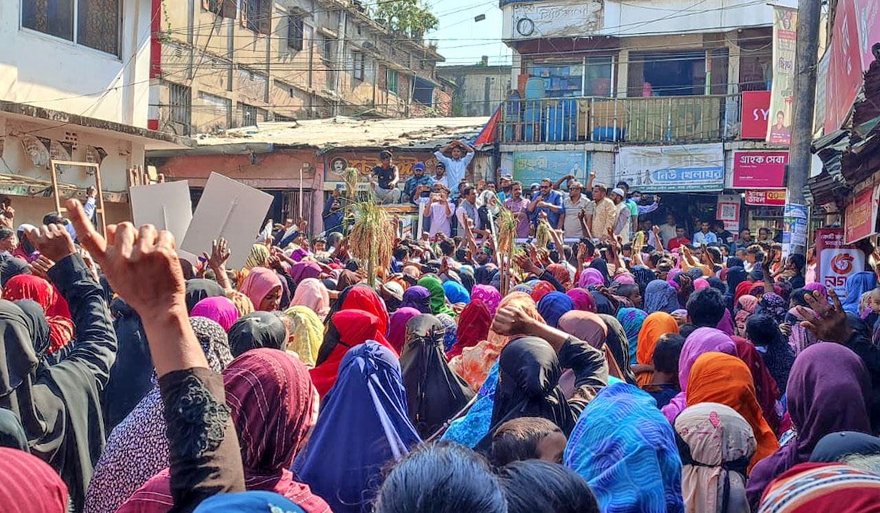 জেলা বিএনপির সদস্য সচিব জাবেদ রেজাকে বিএনপির মনোনয়নের দাবিতে লামায় নেতাকর্মীর ঢল, কালের বার্তা