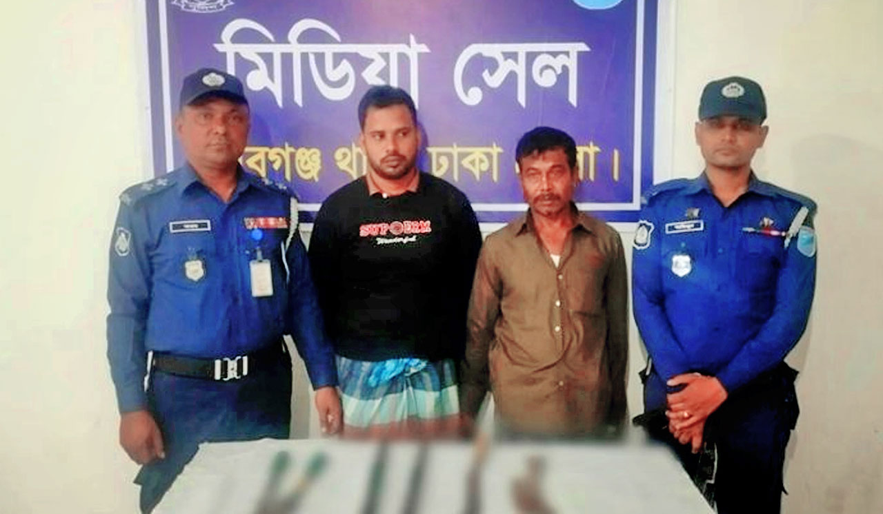 সংঘবদ্ধ ডাকাত দলের ডাকাতির প্রস্তুতিকালে দুই ডাকাত আটক: অস্ত্র ও পিকআপ ভ্যান উদ্ধার, কালের বার্তা