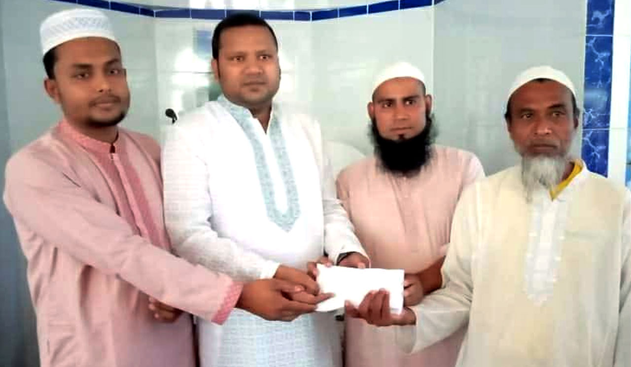 পাঁচবিবিতে মসজিদ উন্নয়নে মেয়র পদপ্রার্থী শামীমের অর্থ প্রদান, কালের বার্তা