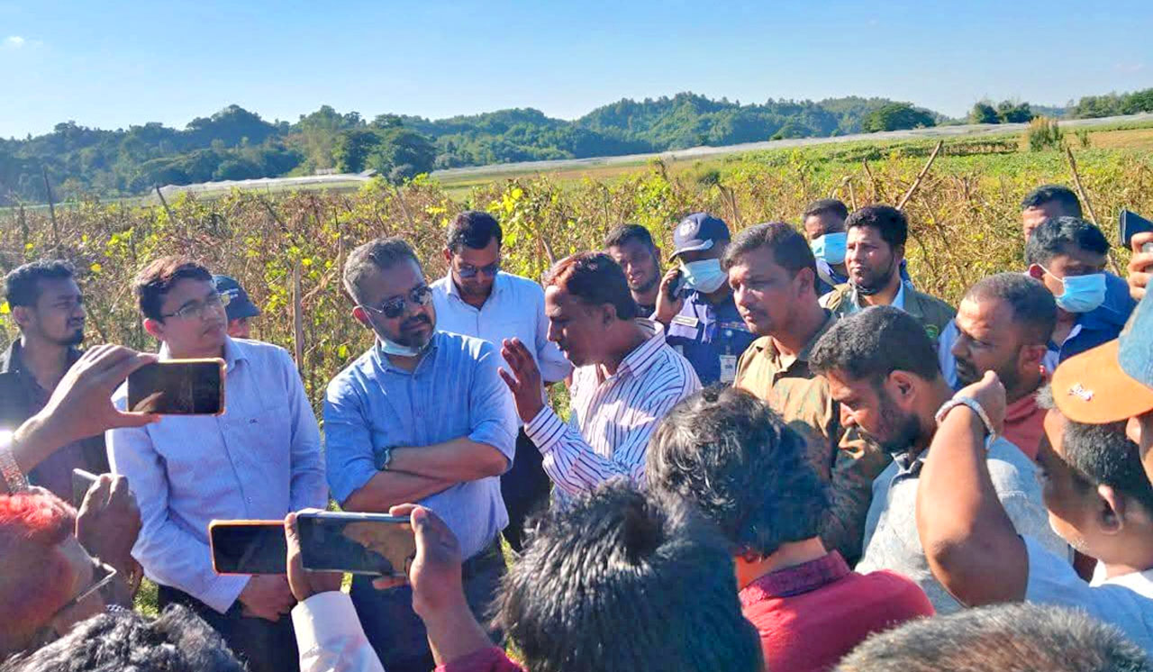 বান্দরবানে পাহাড় কাটা ও ইটভাটা অভিযানে বাধা; এনসিপি নেতাসহ ১১ জনের বিরুদ্ধে মামলা, কালের বার্তা