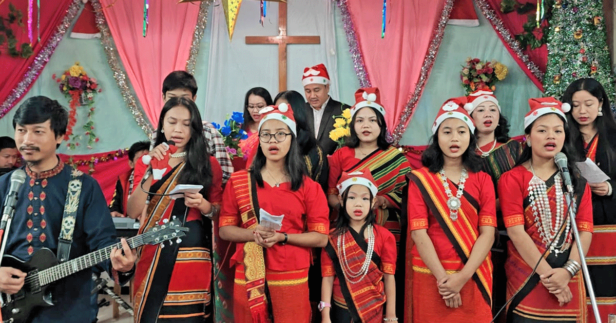 খাগড়াছড়িতে নানান আনুষ্ঠানিকতার মধ্য দিয়ে খ্রিস্টান ধর্মাবলম্বীদের প্রধান সামাজিক উৎসব বড়দিন উদযাপিত