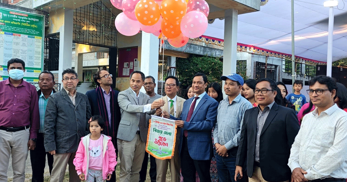 খাগড়াছড়িতে তিন দিনব্যাপী চারু-কারু ও স্থানীয় শিল্পপণ্যের সমারোহে বিজয় মেলা উদ্বোধন, কালের বার্তা