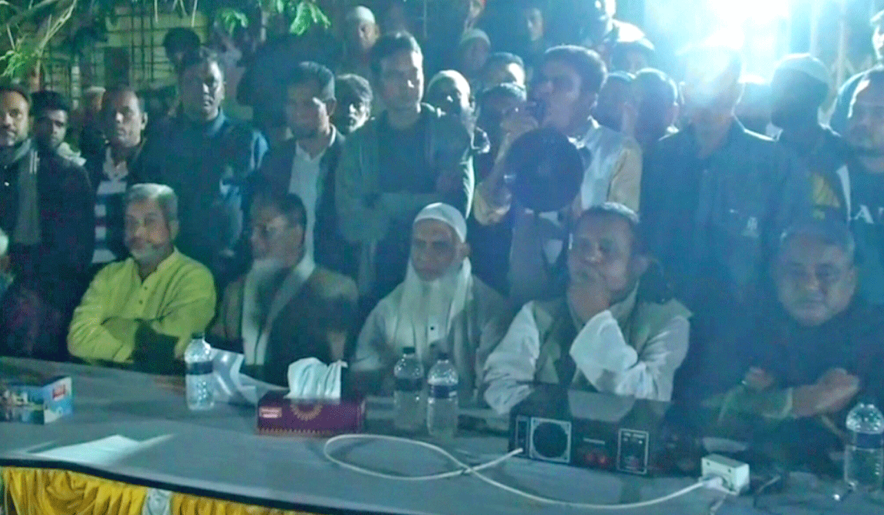 নাটোর-২ আসনের বিএনপির প্রার্থীকে বিজয়ী করার লক্ষ্যে উঠান বৈঠক অনুষ্ঠিত, কালের বার্তা