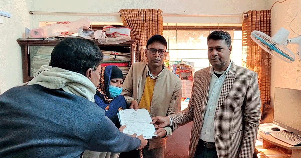 নাটোর-৩ আসনে বিএনপির দাউদার মাহমুদের মনোনয়নপত্র সংগ্রহ