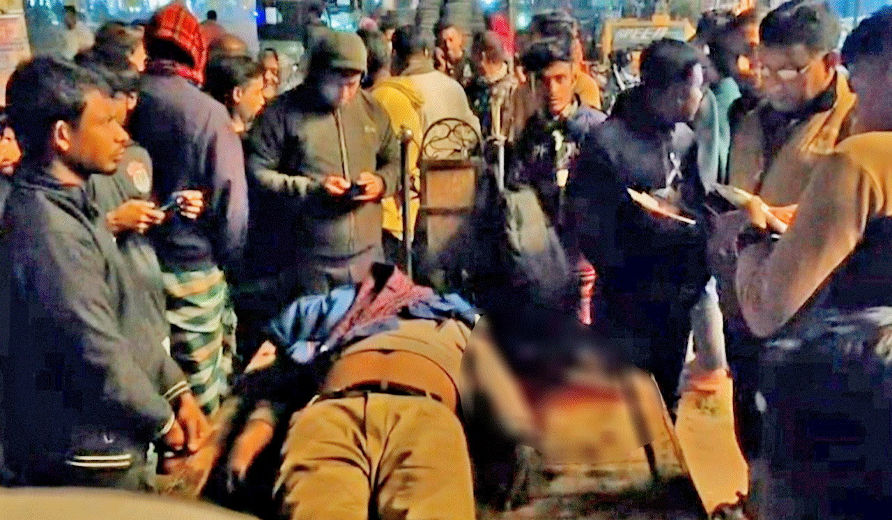 নাটোরে ট্রাকের ধাক্কায় ইজিবাইকের এক যাত্রী নিহত, কালের বার্তা
