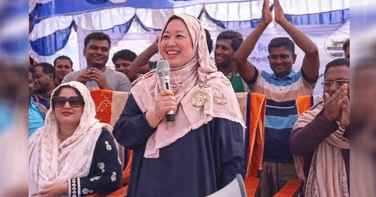 কুষ্টিয়া সদর আসনে ধানের শীষে ভোট চাইলেন স্ত্রী ওয়াং লিনা