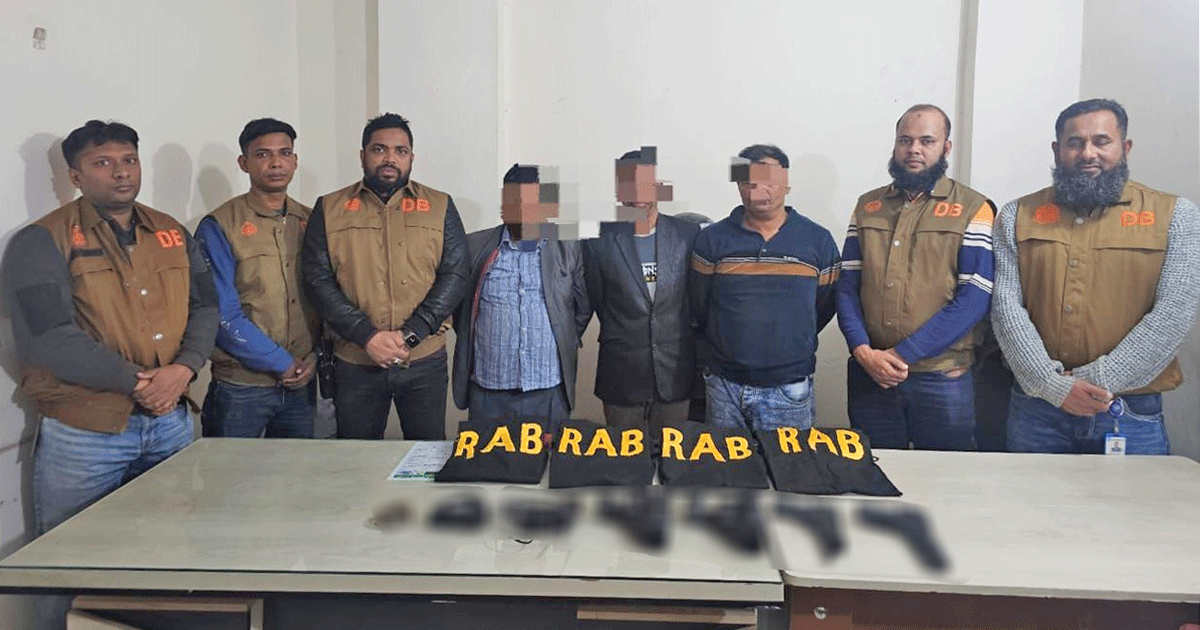 র্যাব পরিচয়ে ডাকাতির প্রস্তুতি: দক্ষিণ কেরানীগঞ্জে তিন পেশাদার ডাকাত গ্রেফতার