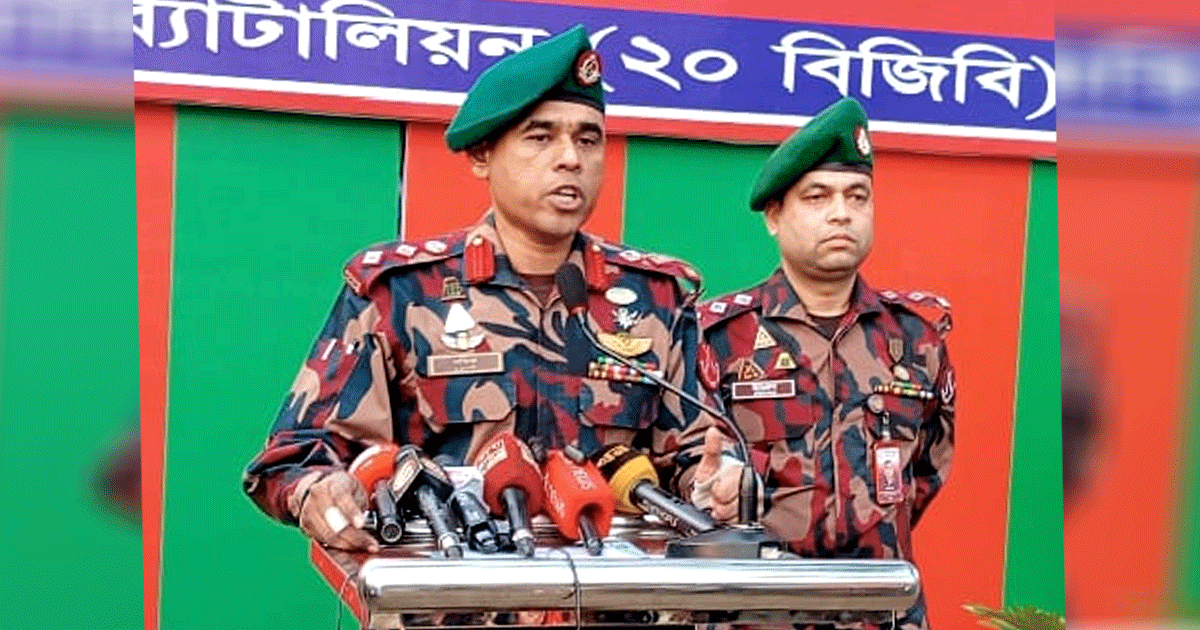 অবাধ ও নিরপেক্ষ নির্বাচন নিশ্চিত করতে পাঁচবিবিতে বিজিবির প্রেস ব্রিফিং
