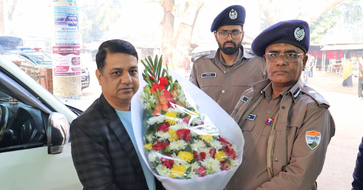 বালাসীঘাট রেলওয়ে পুলিশ ফাঁড়ি পরিদর্শনে ডিআইজি মাসুম বিল্লাহ