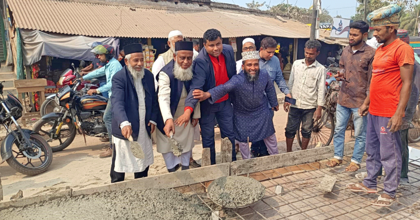 গ্রামীণ সড়ক উন্নয়নে তালায় কার্পেটিং ও ঢালাই কাজ উদ্বোধন