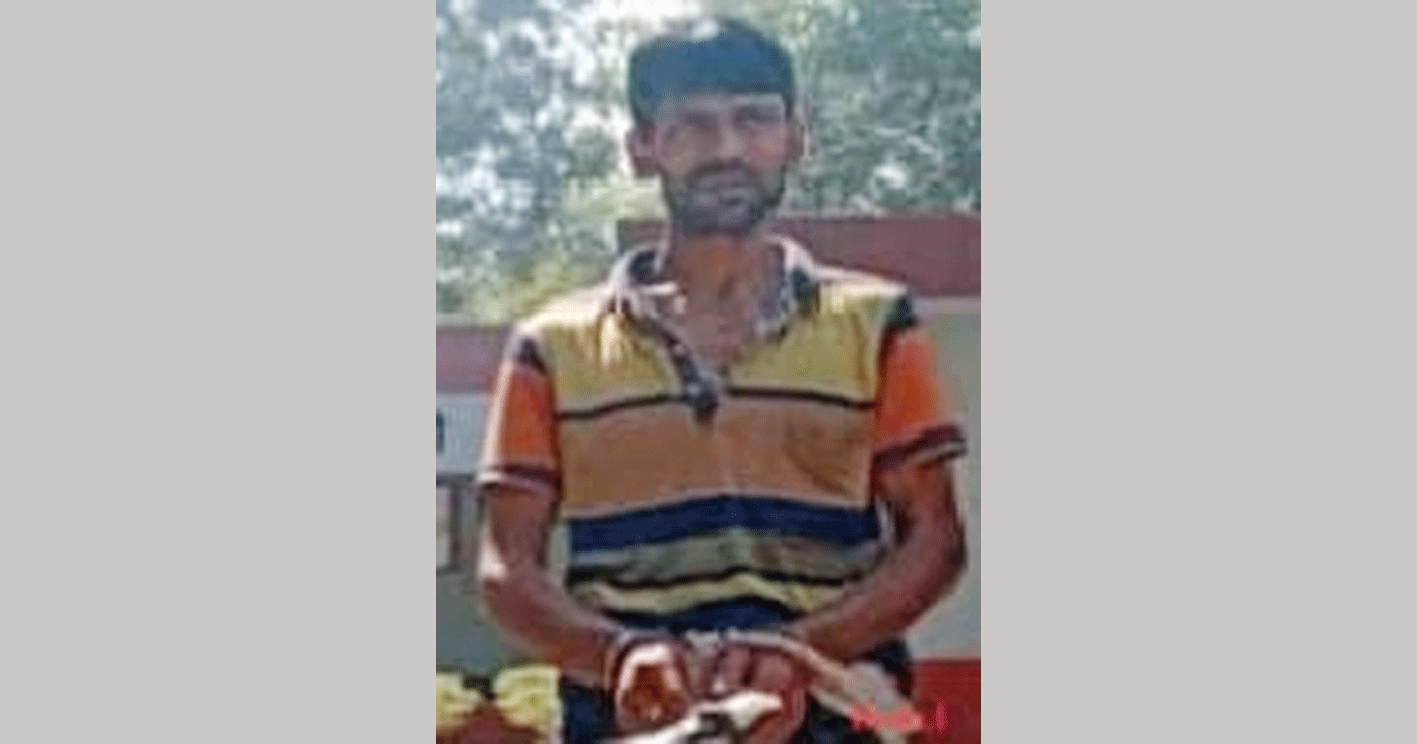 পাঁচবিবি সীমান্তে ৫টি স্বর্ণের বারসহ পাচারকারী আটক