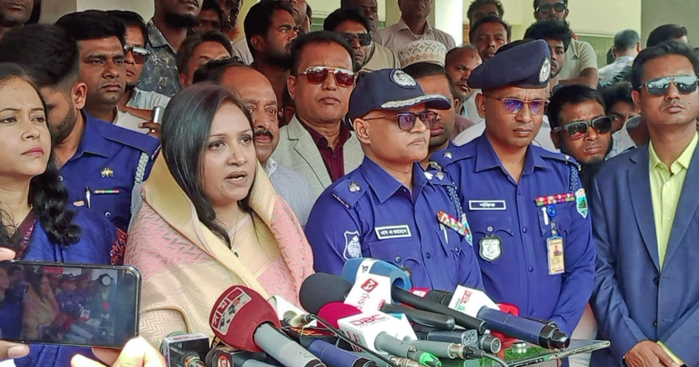 ফ্যামিলি কার্ড একটি পরিবারকে অর্থনৈতিকভাবে স্বাবলম্বী করার উদ্যোগ -নাটোরে প্রতিমন্ত্রী ফারজানা শারমিন পুতুল
