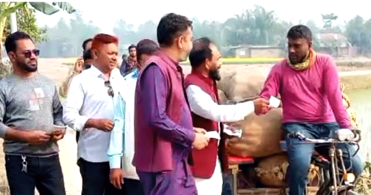 ভোটের মাঠে বাস শ্রমিক নেতারা