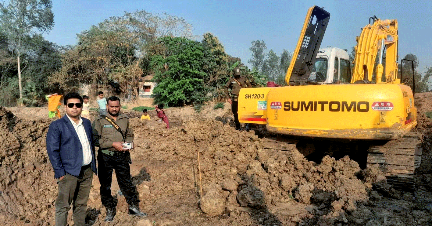 সিংড়ায় অবৈধভাবে মাটি কাটার দায়ে ১৬টি এক্সকাভেটরের ব্যাটারি জব্দ: ইউএনও’র কঠোর হুঁশিয়ারি
