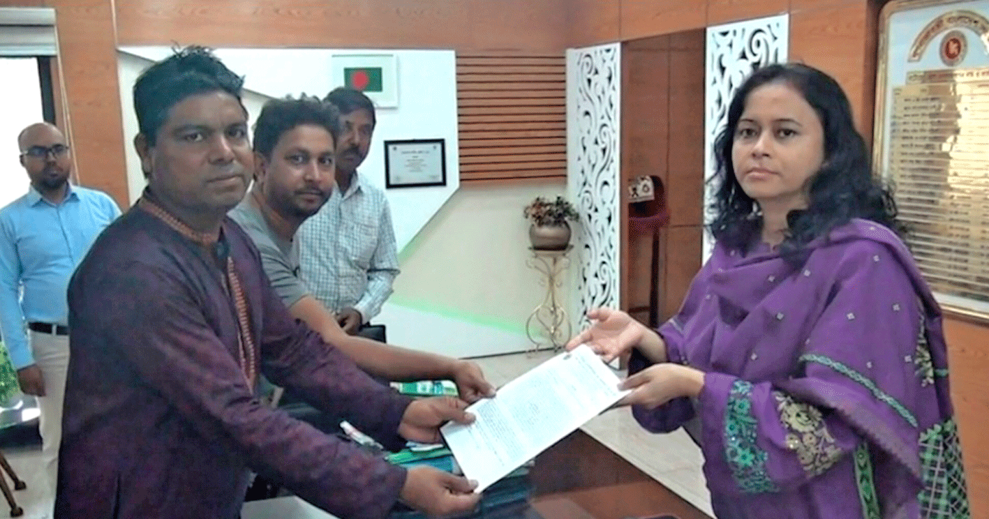 নাটোরে সার বিক্রেতা অ্যাসোসিয়েশন অব বাংলাদেশের মানববন্ধন ও স্মারকলিপি প্রদান