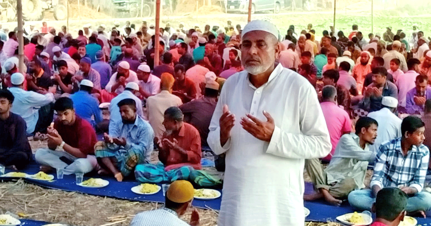 পাঁচবিবিতে চেয়ারম্যান নাজমুলের পারিবারিক ইফতার মাহফিলে হাজারো রোজাদারের উপস্থিতি