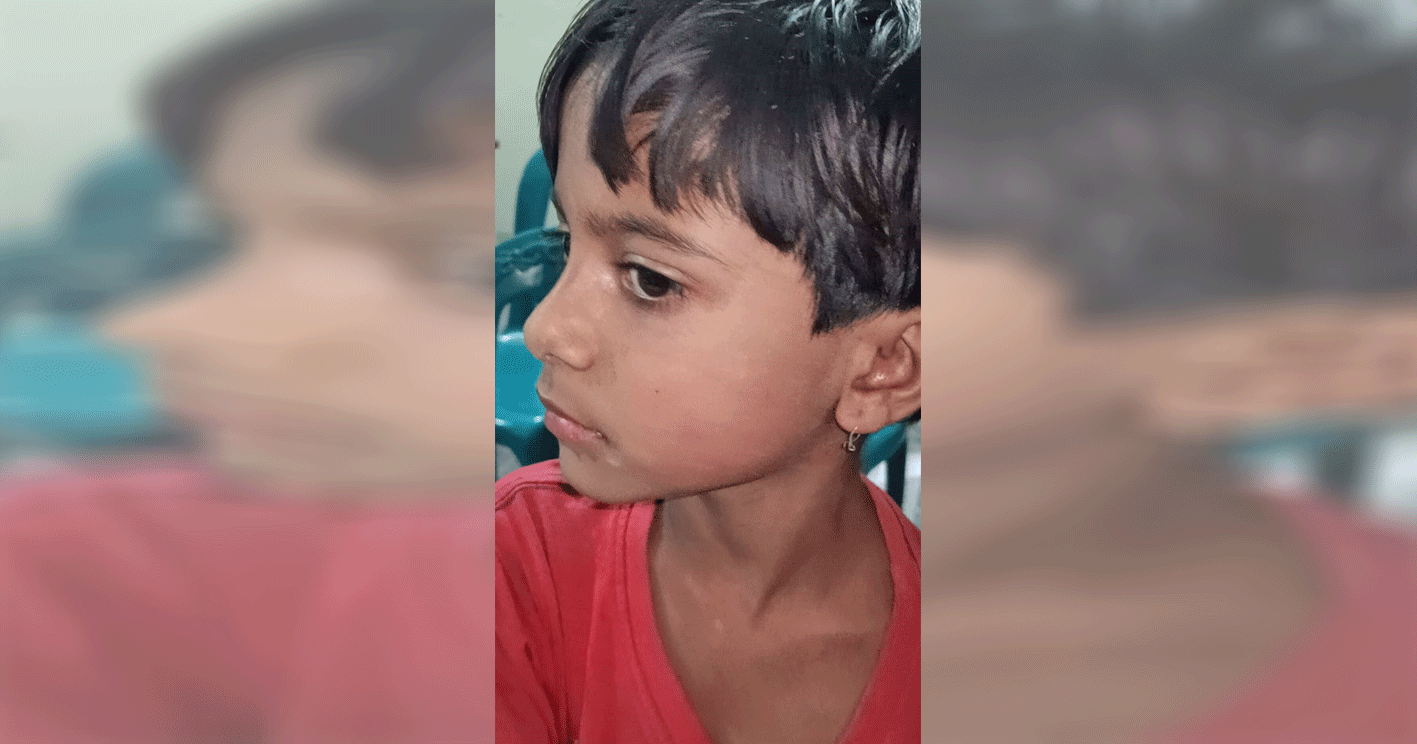 তালায় ২য় শ্রেণির ছাত্রীকে মারধরের অভিযোগে প্রধান শিক্ষক অবরুদ্ধ, পরে পুলিশে উদ্ধার