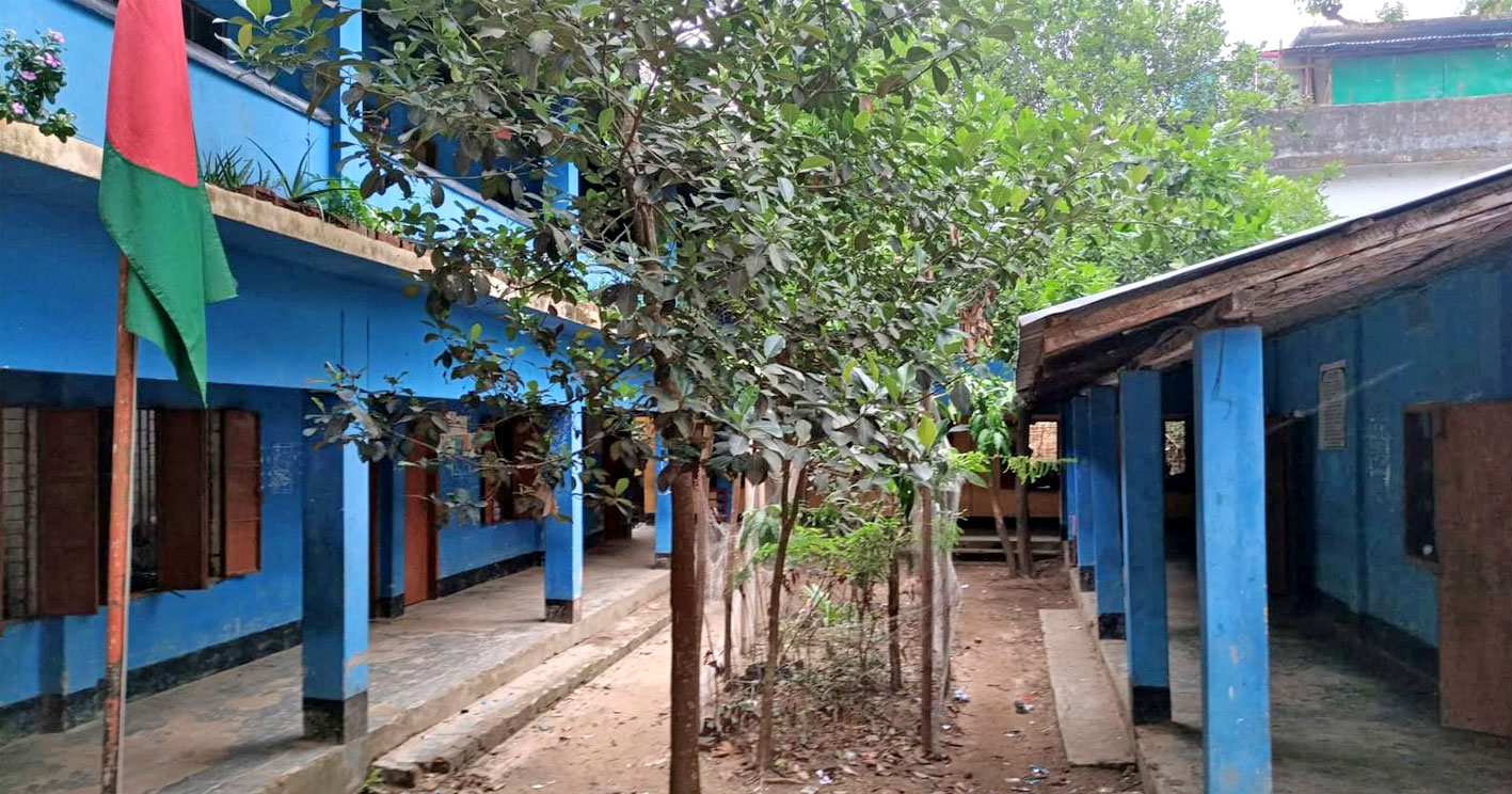 তীব্র গরমে লামার সরই উচ্চ বিদ্যালয়ে ১৮ শিক্ষার্থীর হিটস্ট্রোক, বিদ্যুৎহীনতায় বাড়ছে ঝুঁকি
