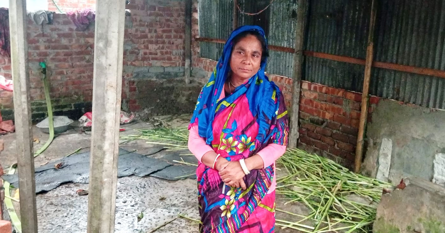 পাঁচবিবিতে দরজা ভেঙে গরু চুরি