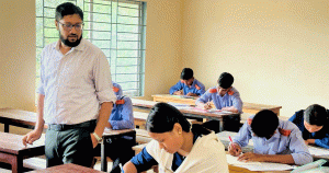লামায় উৎসবমুখর পরিবেশে এসএসসি ও দাখিল পরীক্ষা শুরু, প্রথম দিনে অনুপস্থিত ২২ জন পরীক্ষার্থী01