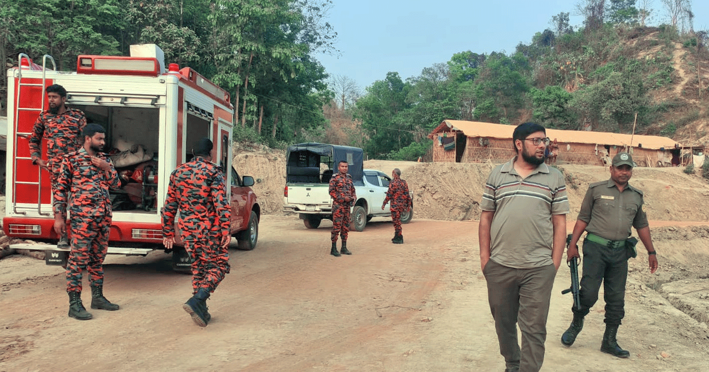 লামায় ৩ অবৈধ ইটভাটায় অভিযানে ৬ লাখ টাকা জরিমানা