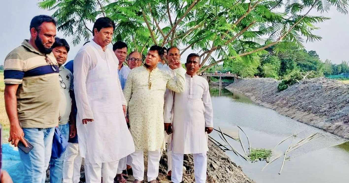 দোহারে বিভিন্ন খালের খনন কাজ পরিদর্শন করলেন এমপি আবু আশফাক, দখলদারদের বিরুদ্ধে কঠোর হুঁশিয়ারি