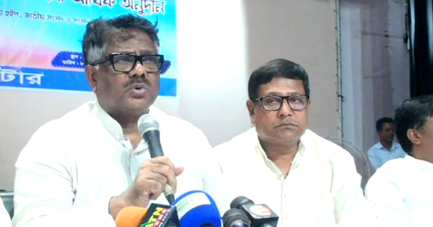 যারা বিএনপি করতে গিয়ে মার খেয়েছে, আক্রান্ত হয়েছে, বিএনপি তাদের প্রত্যেকের পাশে দাঁড়াবে’ -নাটোরে হুইপ দুলু