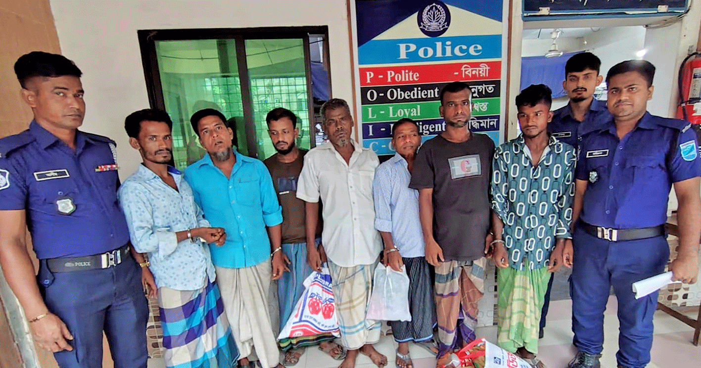 কুলিয়ারচরে পুলিশের বিশেষ অভিযান: ১০ বছরের সাজাপ্রাপ্তসহ গ্রেপ্তার ৭