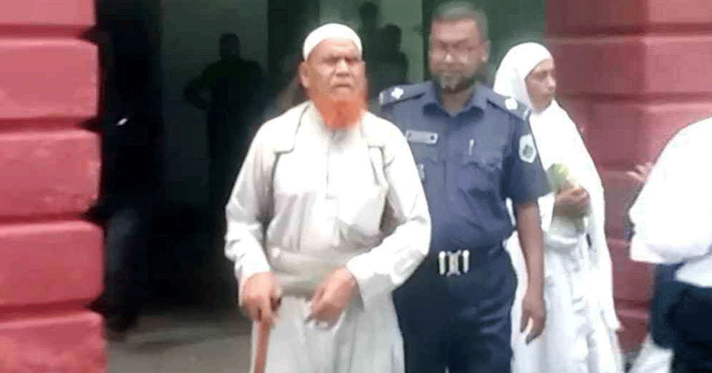 নাটোরে পাঁচ বছরের শিশুকে ধর্ষণ মামলায় জালাল উদ্দিন (৬৫) নামে এক বৃদ্ধকে যাবজ্জীবন সশ্রম কারাদণ্ড