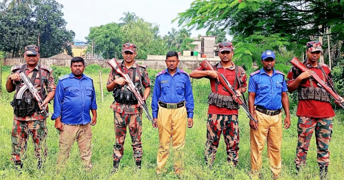 সীমান্ত পাহারায় বিজিবির সঙ্গে গ্রাম পুলিশ