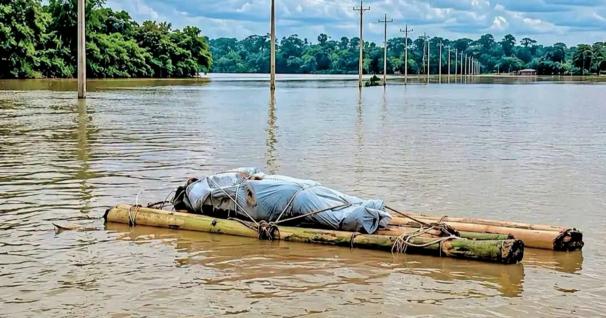 এক টুকরো মাটির খোঁজে ভাসছে লাশ