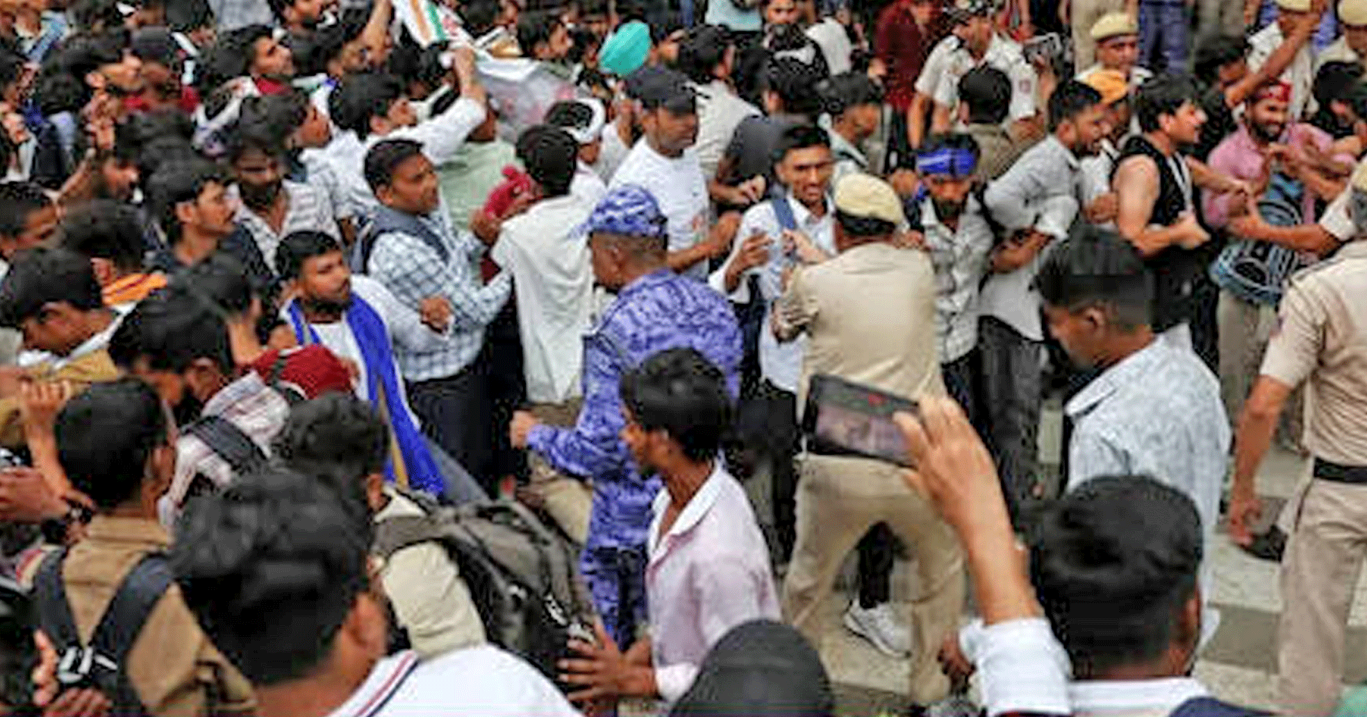দিল্লিতে শিক্ষার্থী আন্দোলনে পুলিশি হামলার নিন্দা সমাজতান্ত্রিক ছাত্র ফ্রন্টের