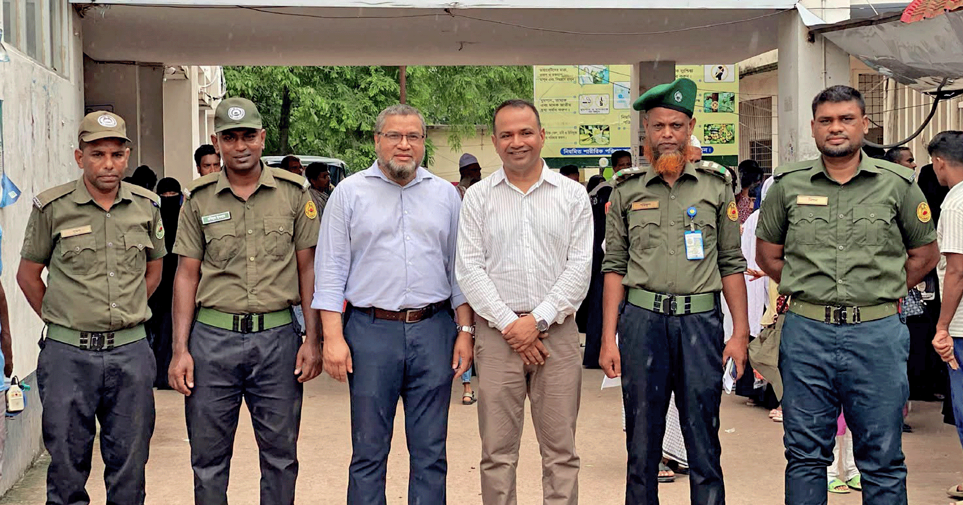 দোহার উপজেলা স্বাস্থ্য কমপ্লেক্সে আনসার সদস্যদের দায়িত্ব পালন শুরু