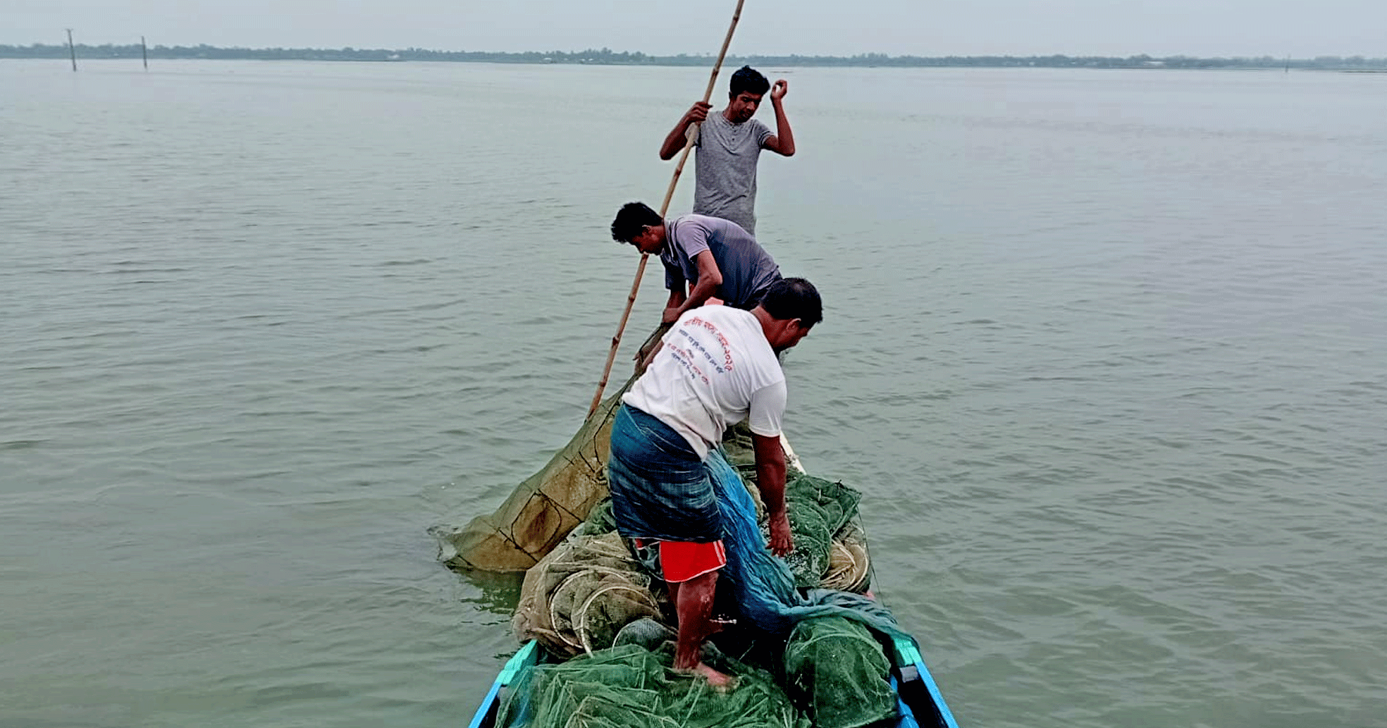 নলডাঙ্গায় অভিযান চালিয়ে ২৭টি চায়না দুয়ারি জাল জব্দ, প্রকাশ্যে পুড়িয়ে ধ্বংস
