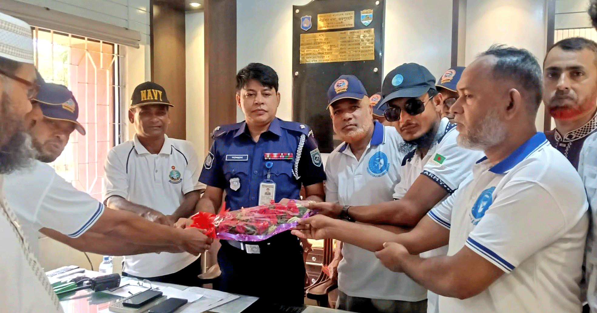 পাঁচবিবি থানার ওসি সাজ্জাদকে শুভেচ্ছা জানাল বেসওয়া
