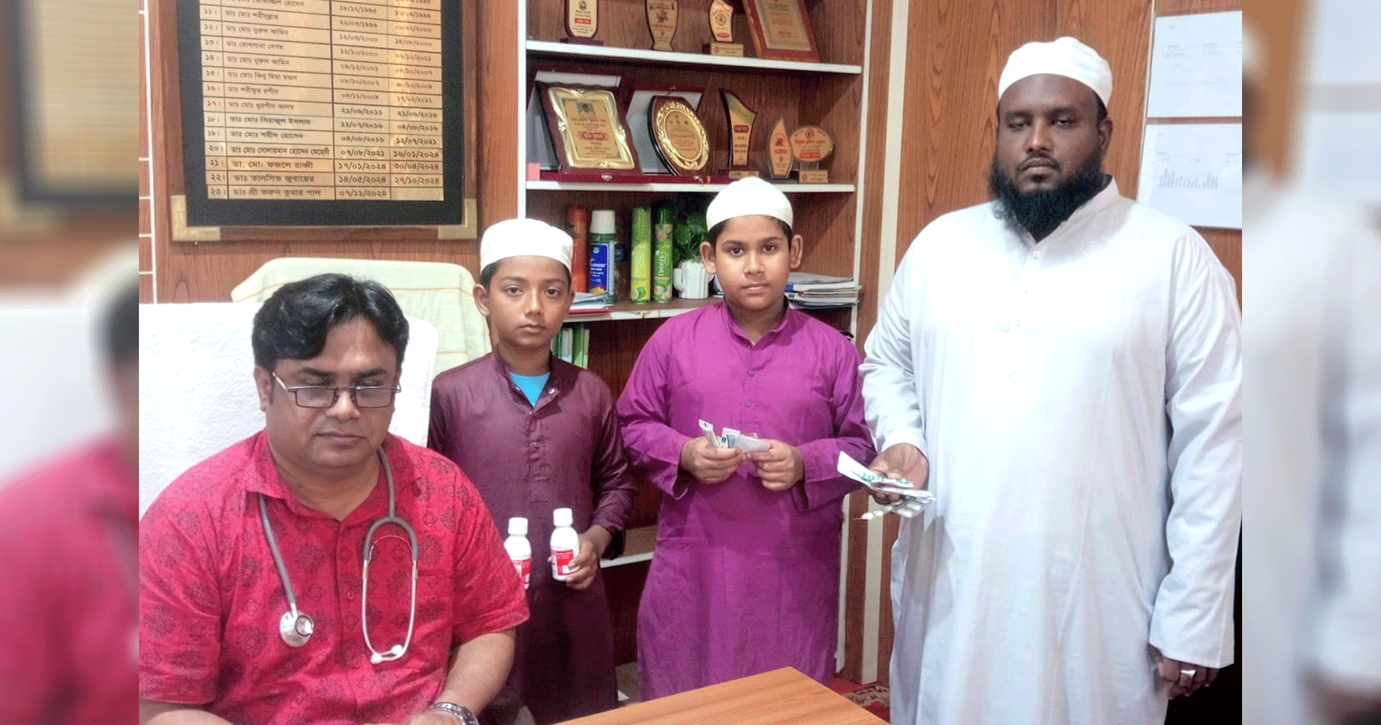 পাঁচবিবিতে মানবিক চিকিৎসাসেবার উজ্জ্বল দৃষ্টান্ত উপজেলা স্বাস্থ্য কর্মকর্তা ডা. তরুণ কুমার পাল