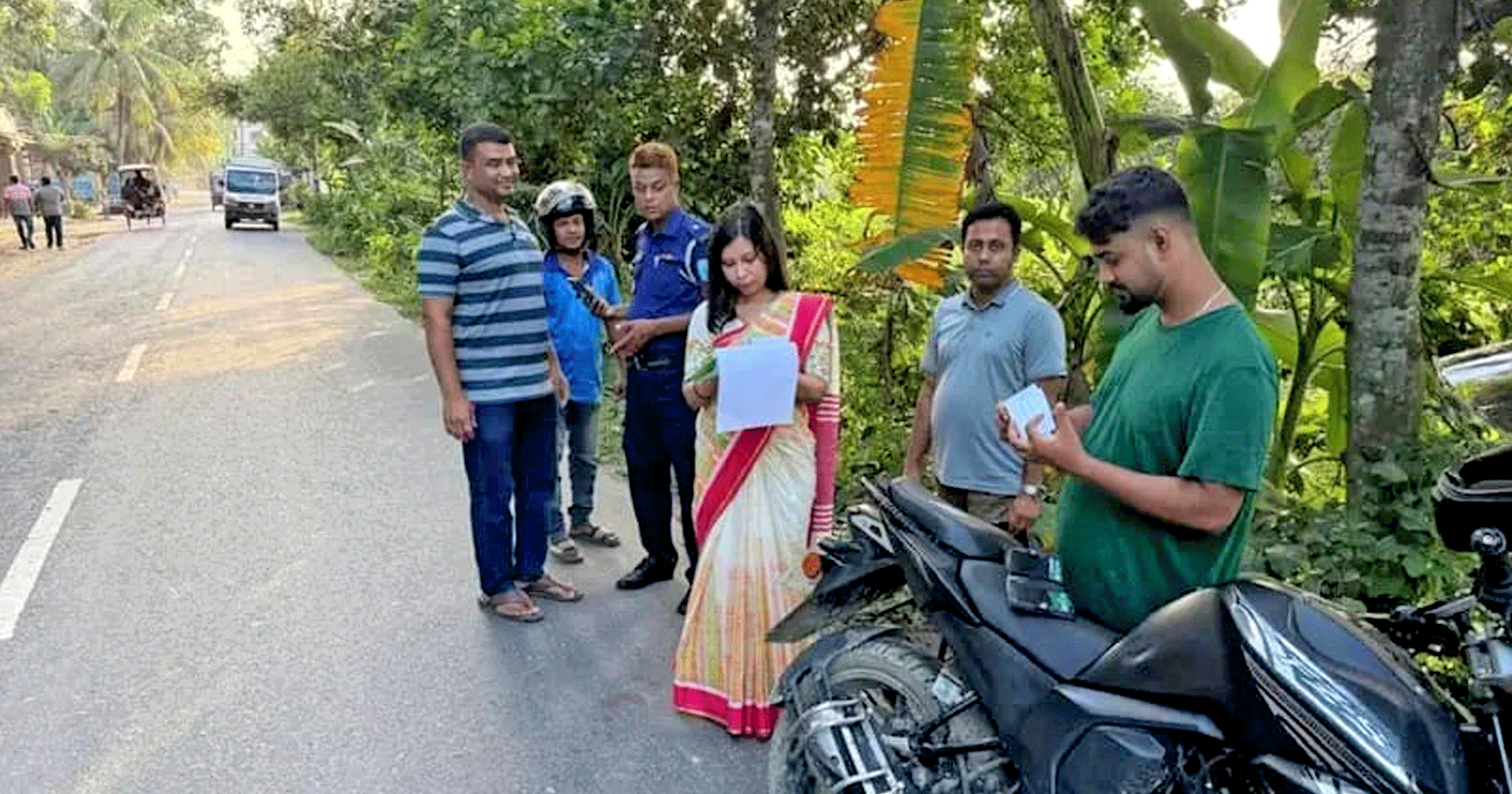 সদরপুরে ভ্রাম্যমাণ আদালতের অভিযান: হোটেল মালিককে ১০ হাজার ও ৬ মোটরসাইকেল আরোহীকে ৩ হাজার টাকা জরিমানা