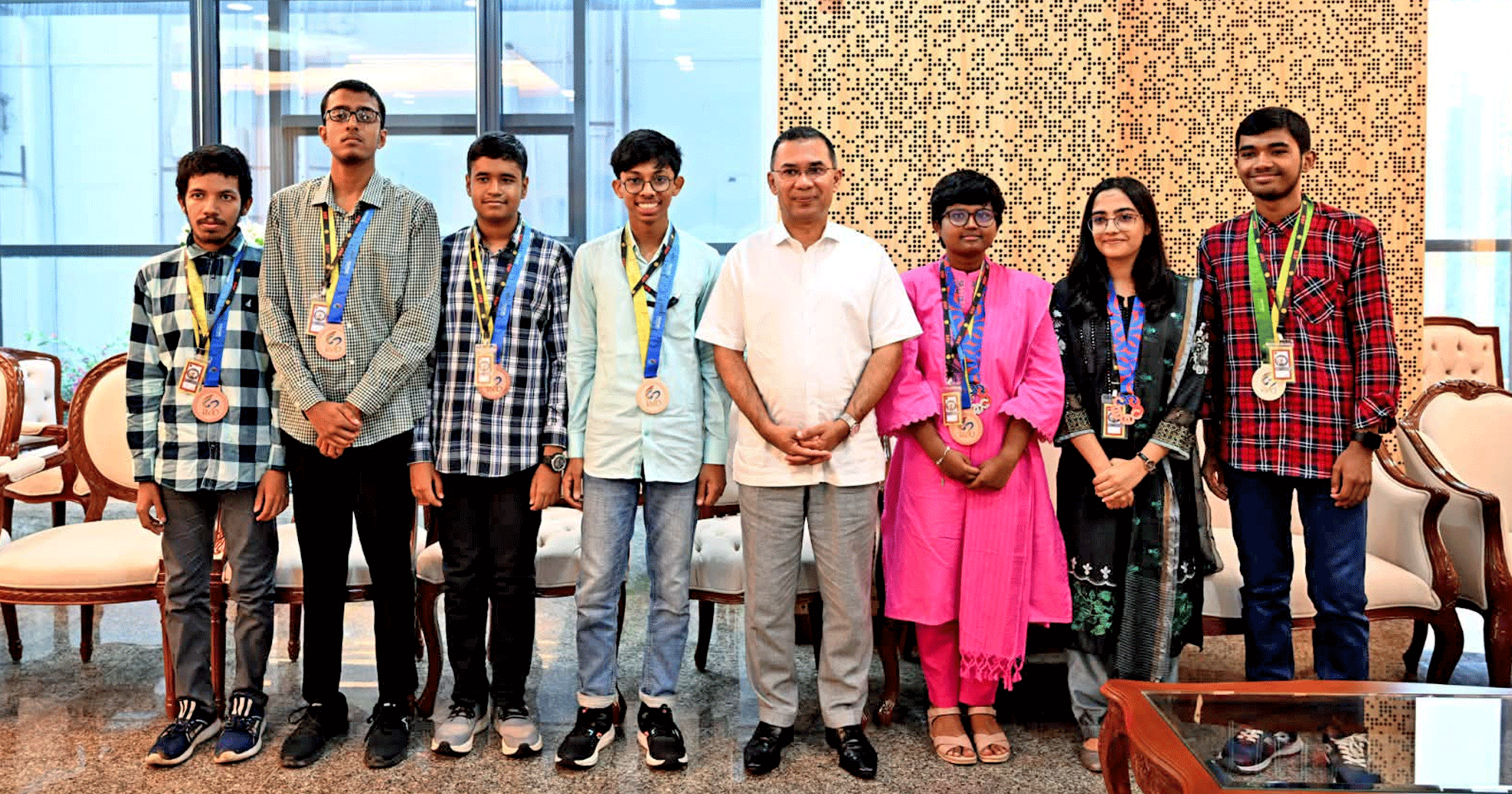 IMO ও EGMO পদকজয়ী শিক্ষার্থীদের সঙ্গে প্রধানমন্ত্রীর সৌজন্য সাক্ষাৎ