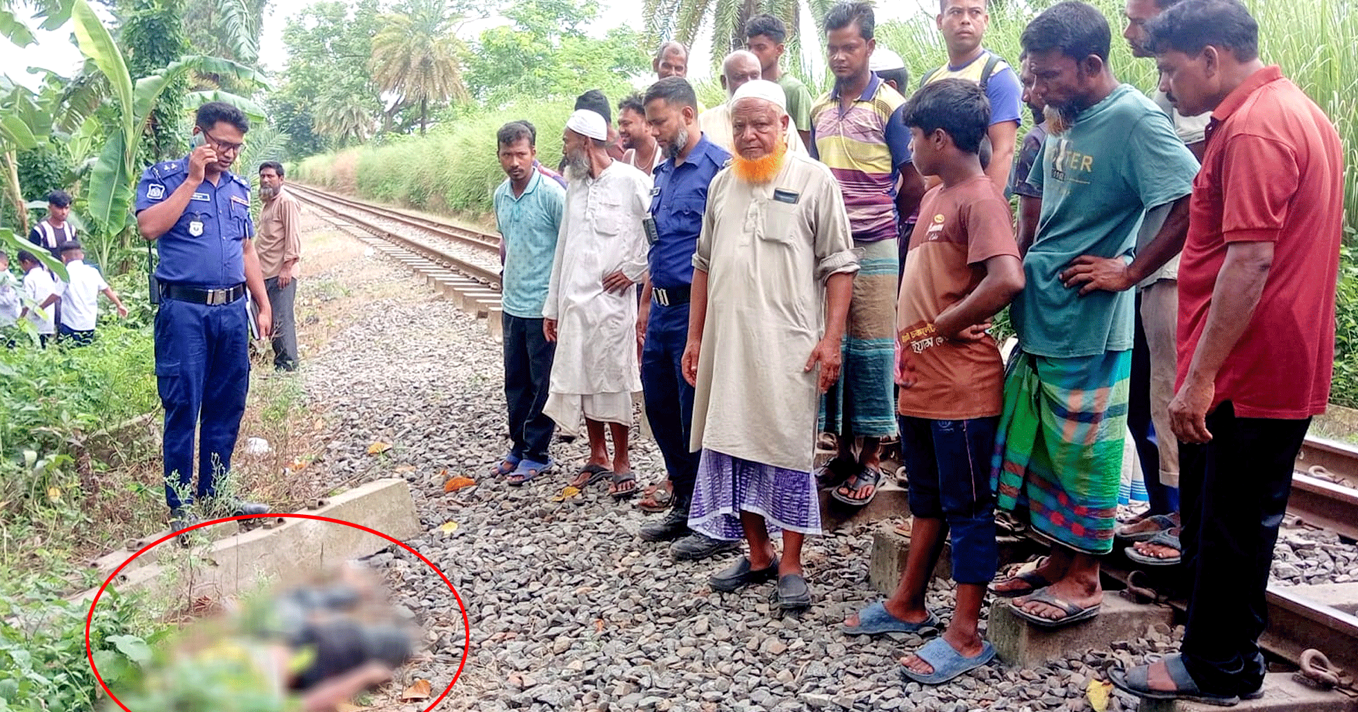 আটাপাড়ায় ট্রেনে কাটা পড়ে যুবকের মৃত্যু