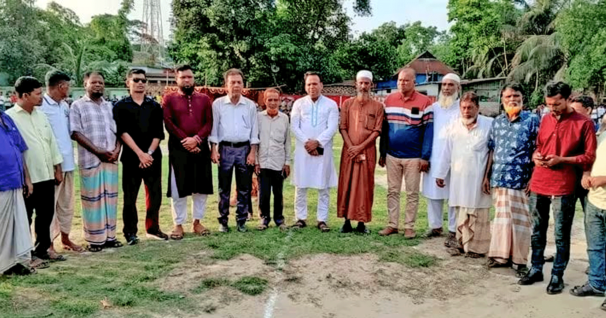 কুলিয়ারচরে জাঁকজমকপূর্ণ আয়োজনে ‘ফ্রিজ ও টিভি কাপ ফুটবল টুর্নামেন্ট’-এর শুভ উদ্বোধন