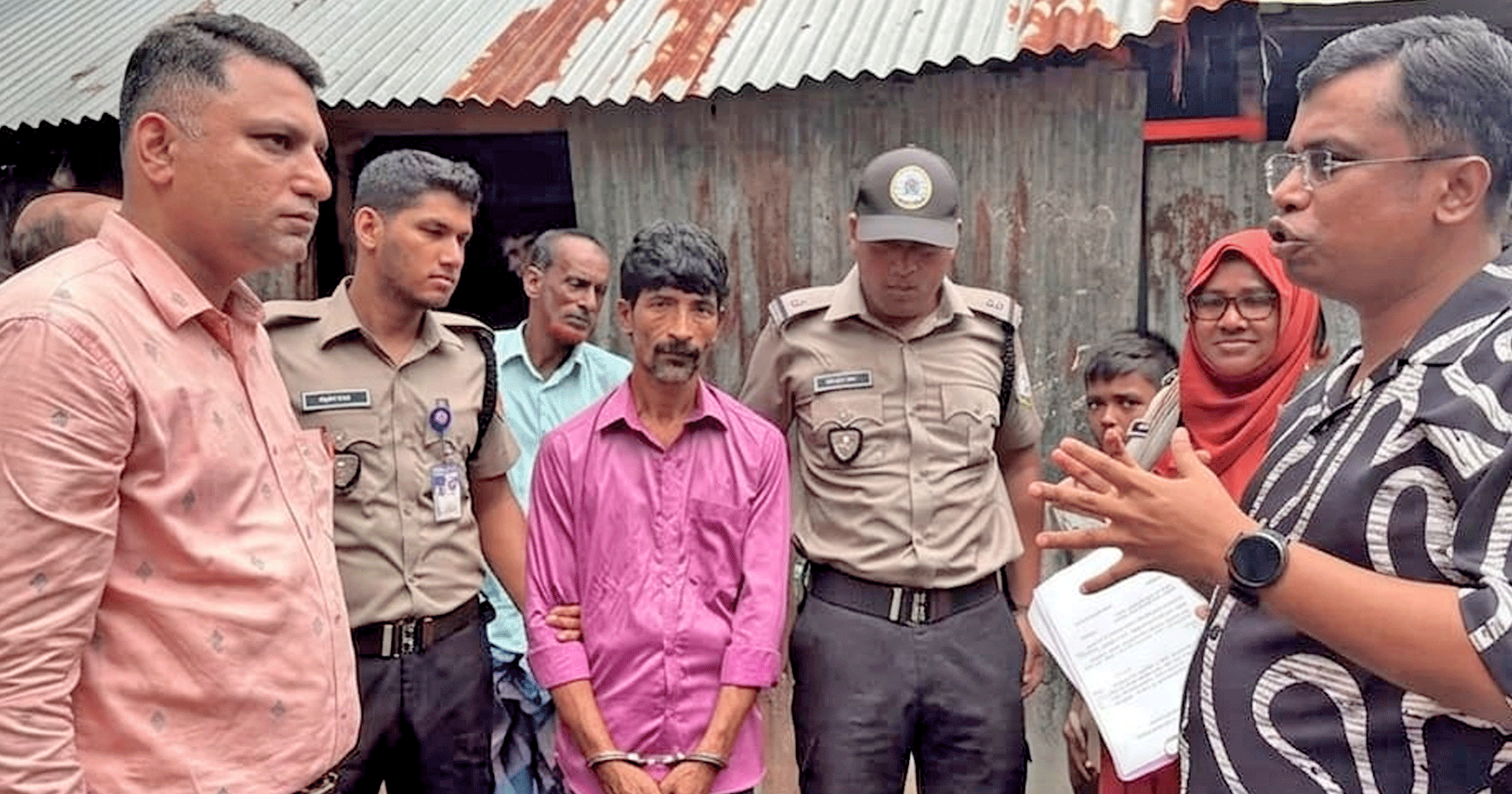 কুলিয়ারচরে মাদকবিরোধী অভিযানে মাদক কারবারিকে ৪ মাসের কারাদণ্ড