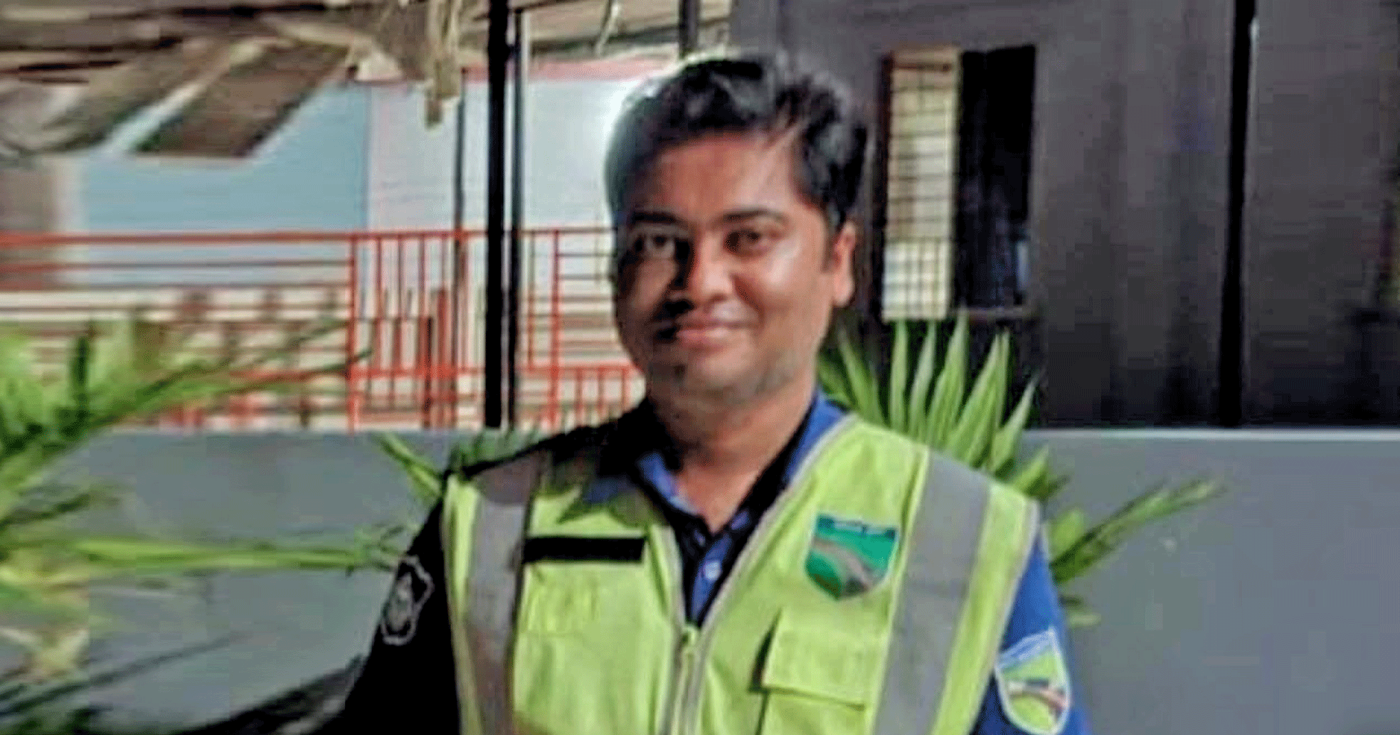 কুলিয়ারচরে হাইওয়ে পুলিশের পিকআপে ট্রাক উল্টে কনস্টেবল পারভেজ নিহত, আহত ১