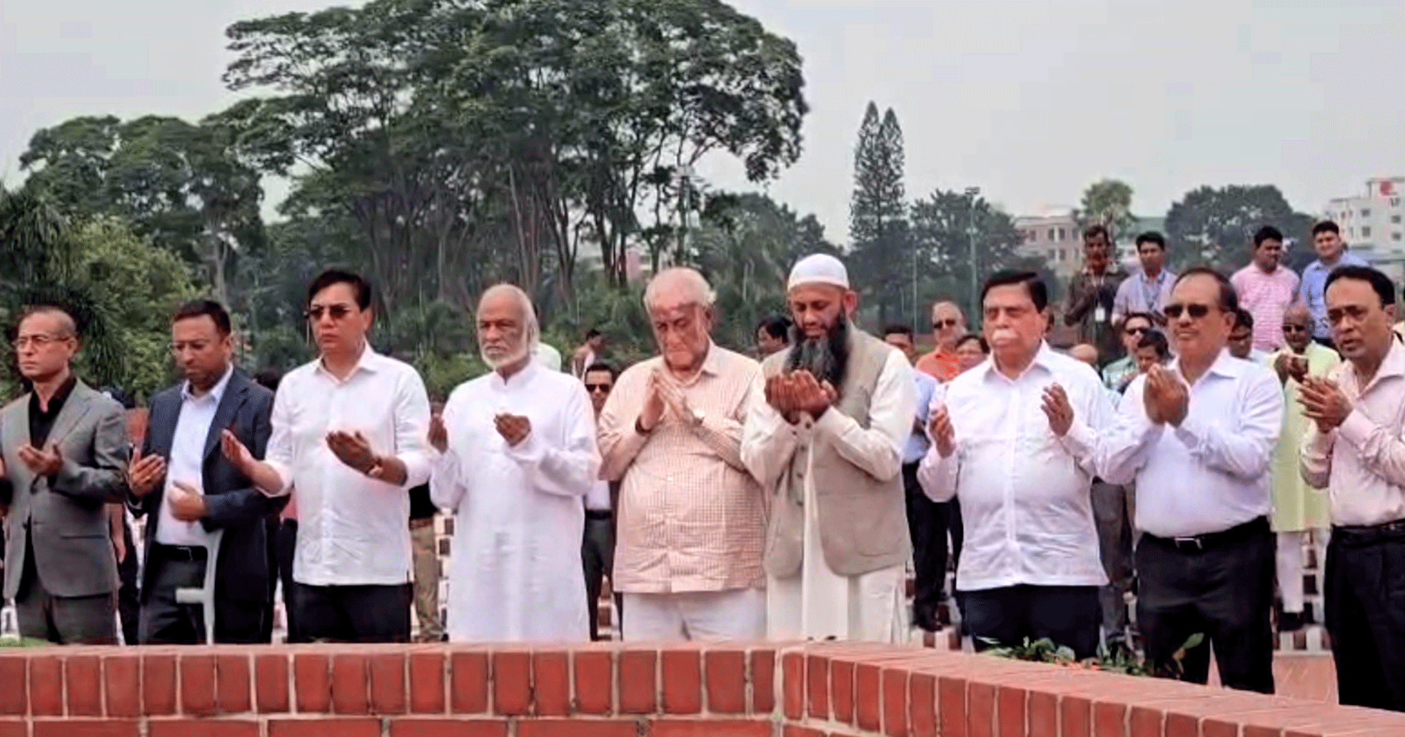 জাতীয় স্মৃতিসৌধে নবনির্বাচিত মন্ত্রিসভার বীর শহীদদের প্রতি শ্রদ্ধা নিবেদন