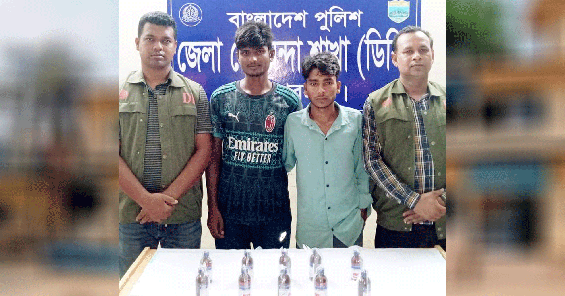 ডিবি পুলিশের অভিযানে দুই ব্যবসায়ী গ্রেপ্তার