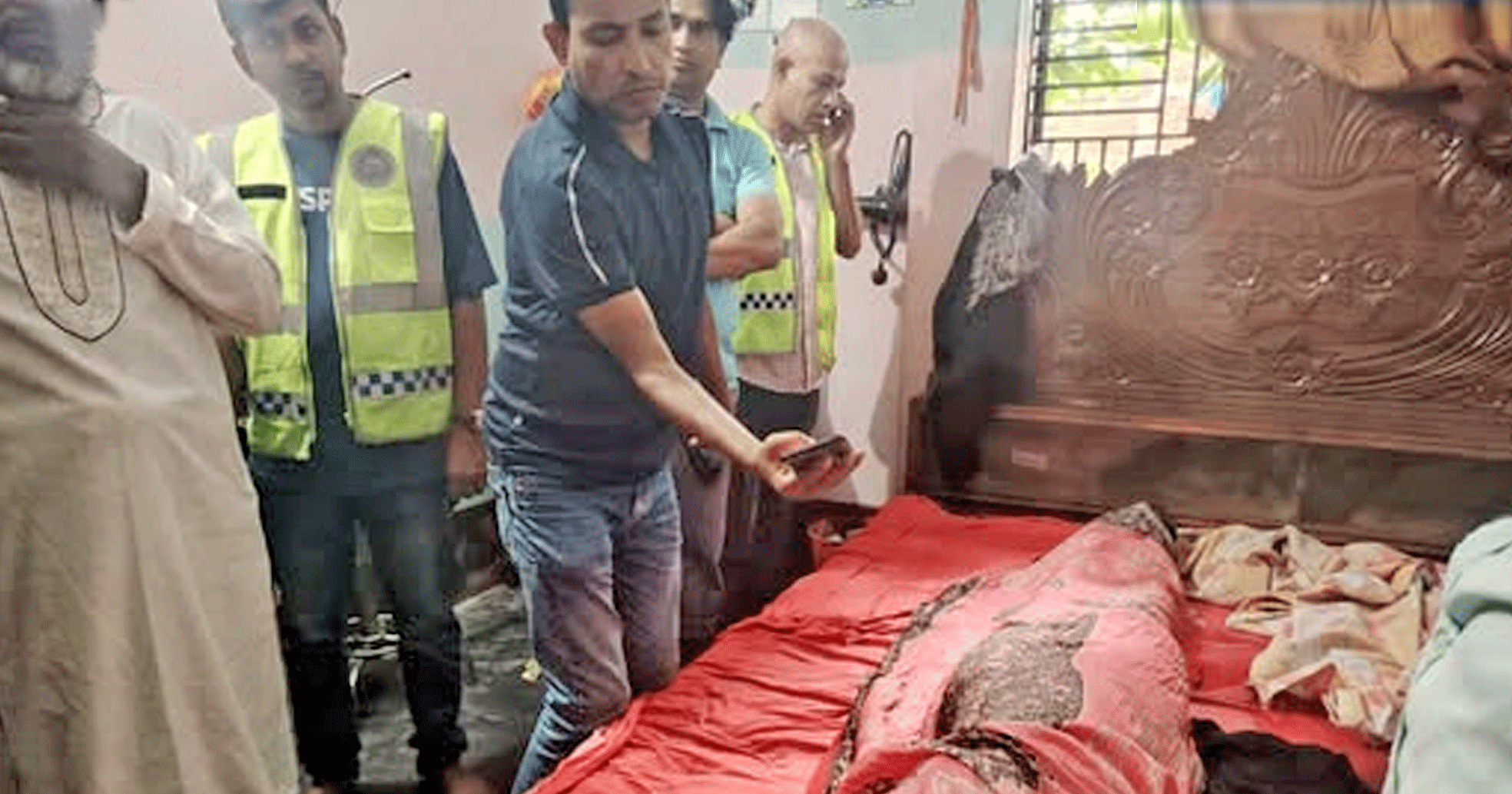 দোহারে কুসুমহাটির বাস্তা এলাকায় গৃহবধূর রহস্যজনক মৃত্যু