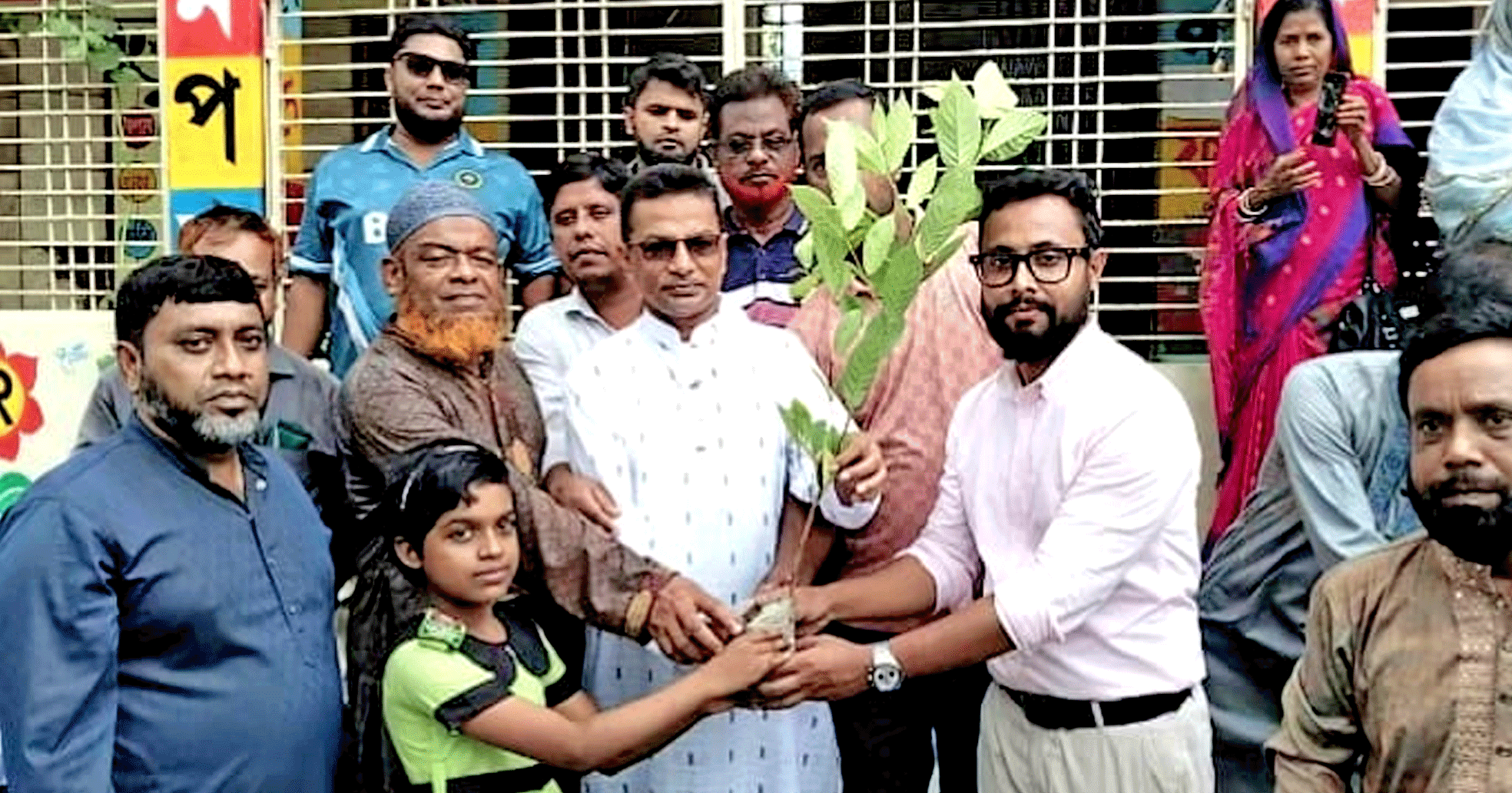 নলডাঙ্গায় ক্লাইমঅ্যাড বাংলাদেশ ফাউন্ডেশনের উদ্যোগে বৃক্ষচারা বিতরণ কর্মসূচি অনুষ্ঠিত