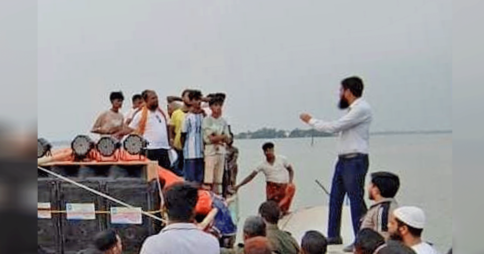 নলডাঙ্গায় হালতিবিলে বিটল মহুরির নেতৃত্বে উচ্চ শব্দে গানবাজনা, প্রশাসনের অভিযান