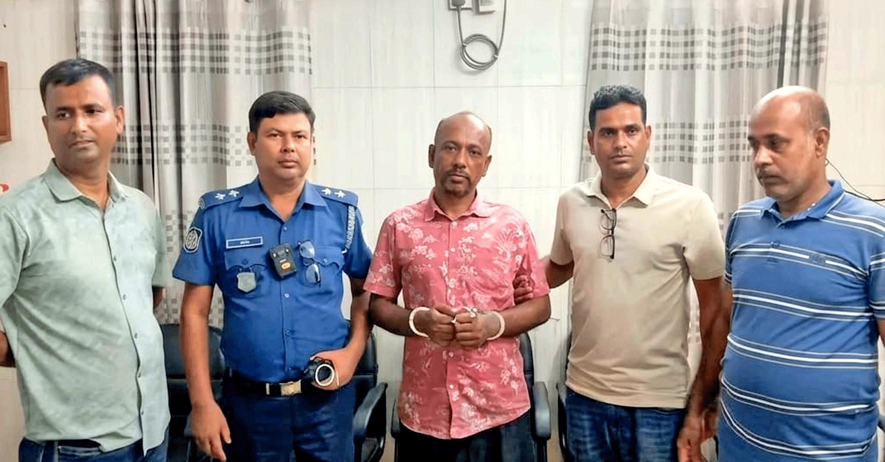 কুলিয়ারচরে পুলিশের হাতে আটকের পর হাতকড়াসহ পালানো আ. লীগ নেতা ১০ ঘণ্টা পর ফের আটক
